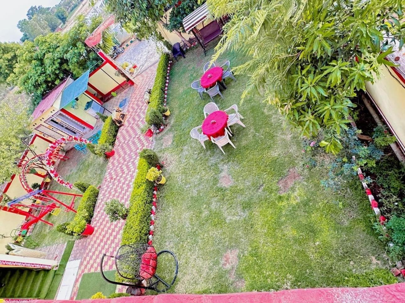 Bundeli Farm Resort & Banquet Orchha Exteriör bild