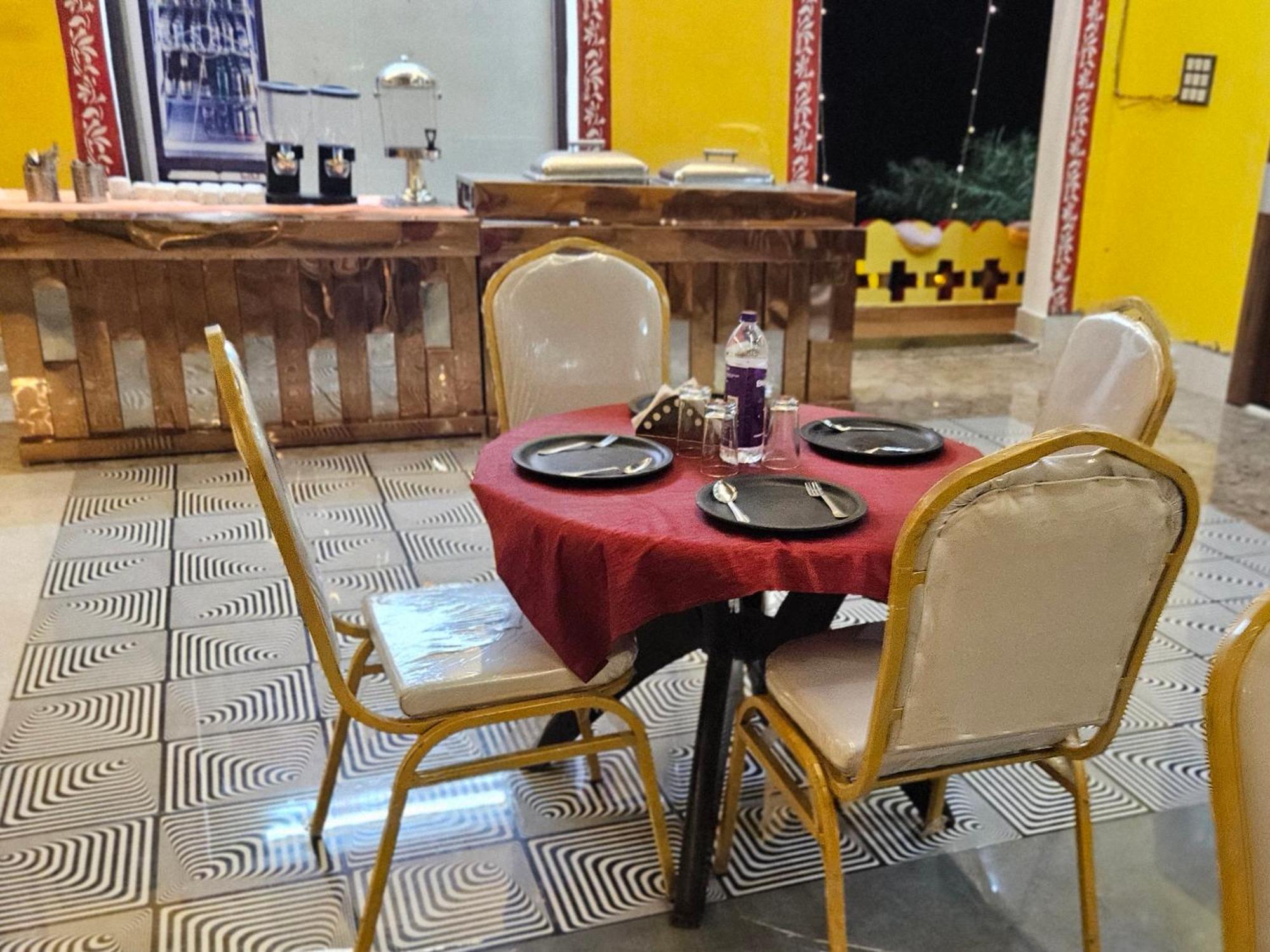 Bundeli Farm Resort & Banquet Orchha Exteriör bild